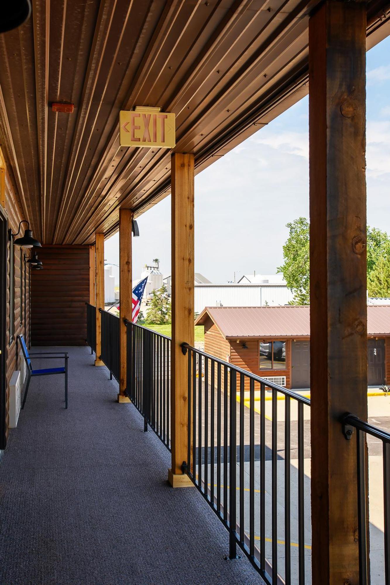 Hansen Inn & Cabins Wall Exterior foto