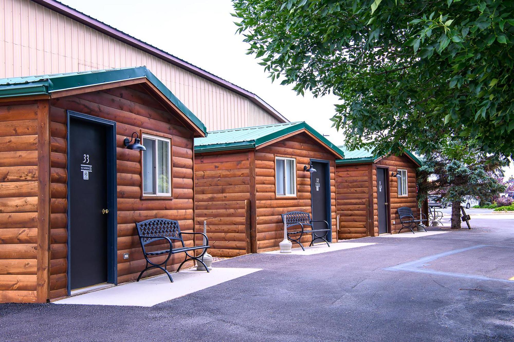 Hansen Inn & Cabins Wall Exterior foto